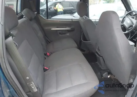 2001 Ford Explorer Sport Trac z USA, uszkodzony, nr VIN 1FMZU67E21UC23100